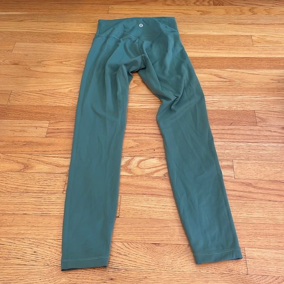 Lulu Lemon Wunder Train - Picture 3 of 4